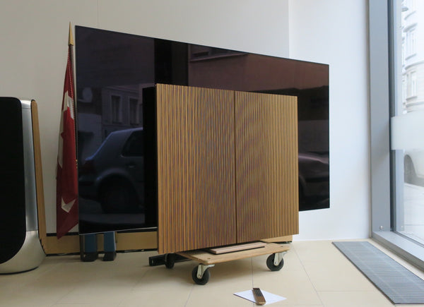 BeoVision Harmony 77<br>4K HDR OLED-Smart-TV <br>brass tone / smoked oak (2021)