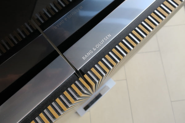 BeoVision Harmony 77<br>4K HDR OLED-Smart-TV <br>alu / oak (2020)