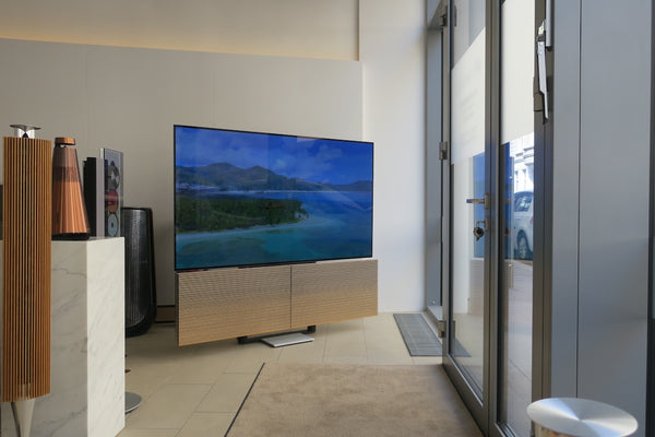 BeoVision Harmony 77<br>4K HDR OLED-Smart-TV <br>alu / oak (2020)