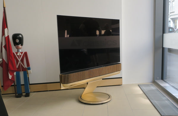 BeoVision Theatre 55<br>4K HDR OLED Smart-TV <br>gold tone / light oak (2022)