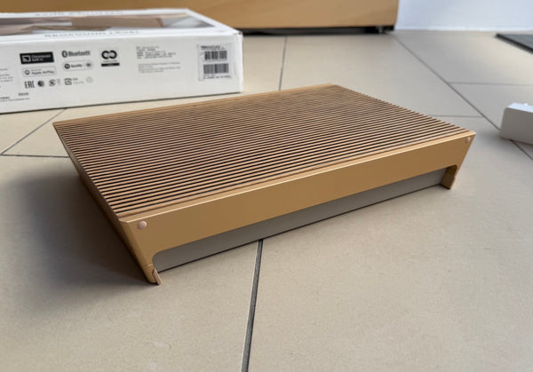 BeoSound Level GVA<br>Drahtloses Musiksystem<br>gold tone / light oak (2022)