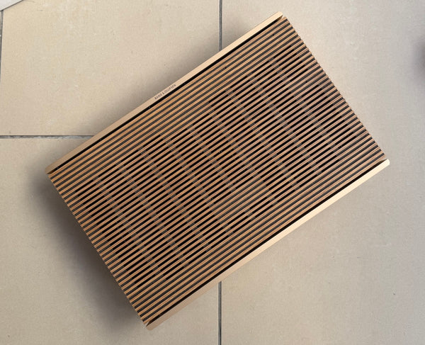 BeoSound Level GVA<br>Drahtloses Musiksystem<br>gold tone / light oak (2022)