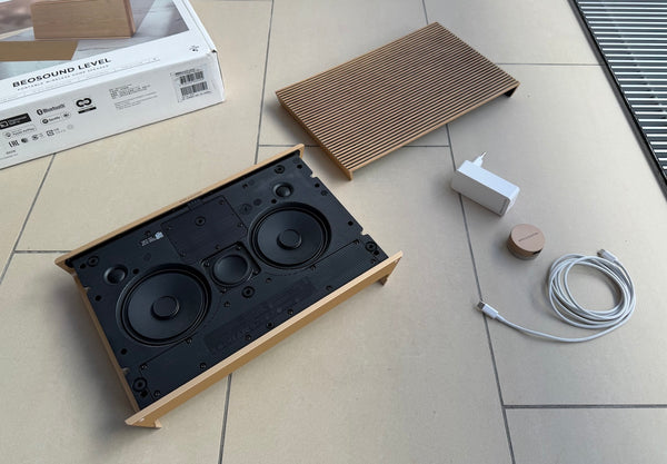 BeoSound Level GVA<br>Drahtloses Musiksystem<br>gold tone / light oak (2022)