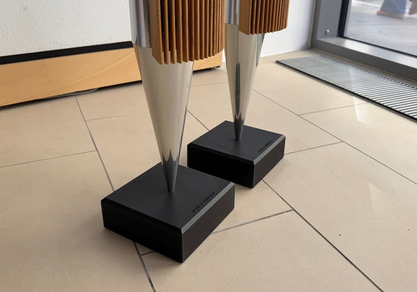 BeoLab 8000 <br>Aktivlautsprecher <br>silber/eiche (1996)