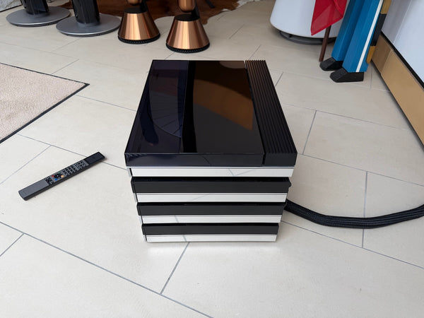 BeoSystem 7000<br>Audio System<br>silber (1992)
