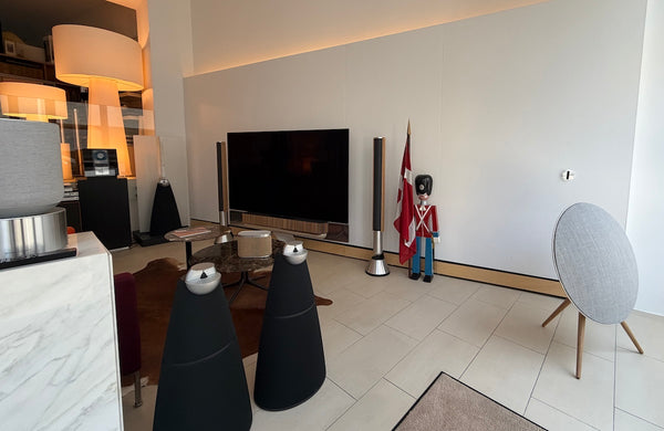 BeoVision Theatre 77<br>4K HDR OLED-Smart-TV<br>natural / oak (2023)