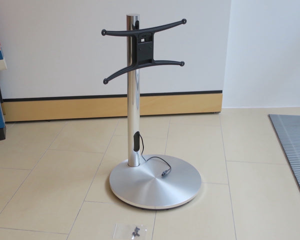 BeoVision 10-40 / 10-46 <br>Bodenstandfuss <br>Type 4666