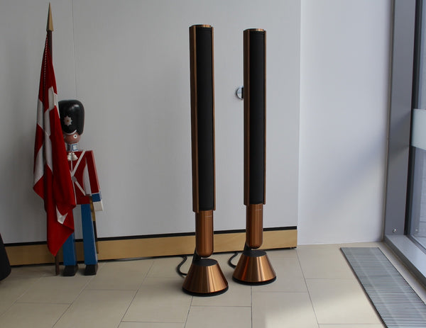 Beolab 28 <br>Aktivlautsprecher<br>bronze tone / walnut (2022)