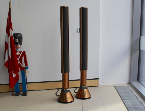 Beolab 28 <br>Aktivlautsprecher<br>bronze tone / walnut (2022)