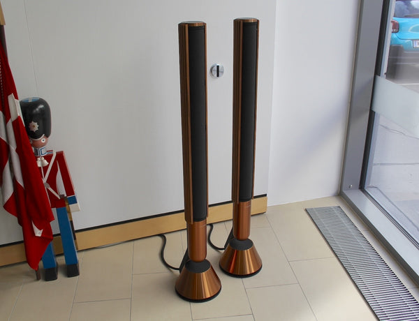 Beolab 28 <br>Aktivlautsprecher<br>bronze tone / walnut (2022)