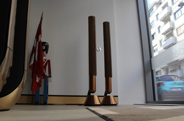 Beolab 28 <br>Aktivlautsprecher<br>bronze tone / walnut (2022)