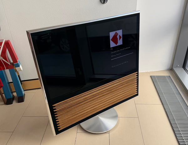 BeoVision 11-40 MK4 <br>Full-HD LED-Smart-TV <br>silber / smoked oak (2014)