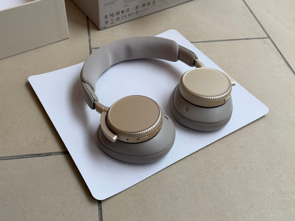 BeoPlay H100 <br>drahtloser Kopfhörer<br>hourglass sand (2025)