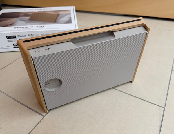 BeoSound Level <br>Drahtloses Musiksystem<br>gold tone / light oak (2024)