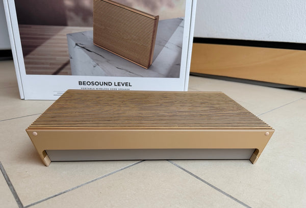 BeoSound Level <br>Drahtloses Musiksystem<br>gold tone / light oak (2024)