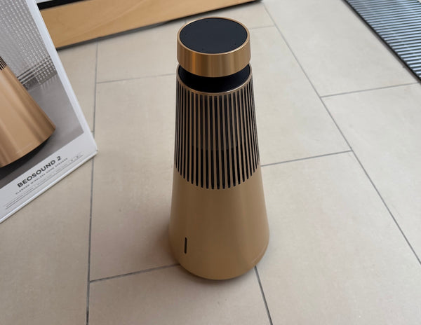 BeoSound 2 3rd Gen<br>Drahtloses Musiksystem <br>gold tone (2023)