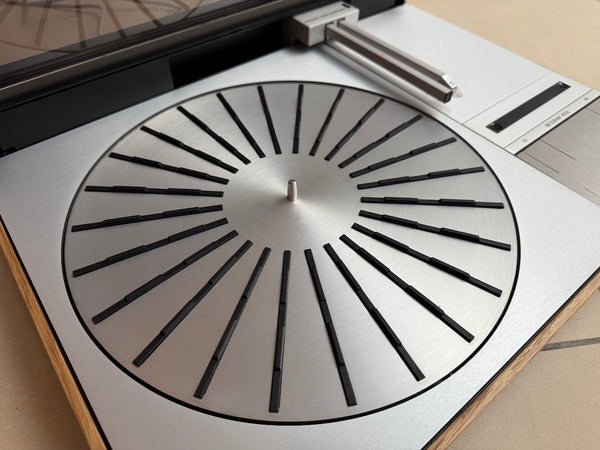 BeoGram 4002 <br>Plattenspieler<br>oak (ca. 1979)