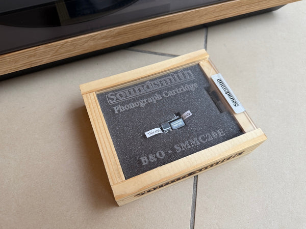 BeoGram 4002 <br>Plattenspieler<br>oak (ca. 1979)