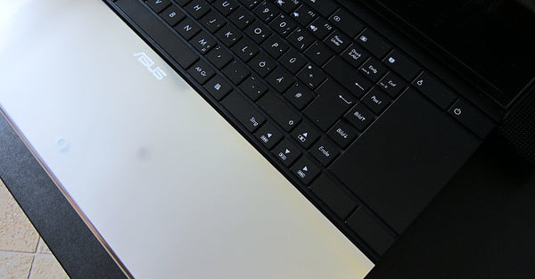 Asus NX90JQ Notebook, Design by David Lewis