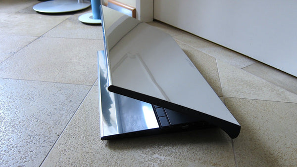 Asus NX90JQ Notebook, Design by David Lewis