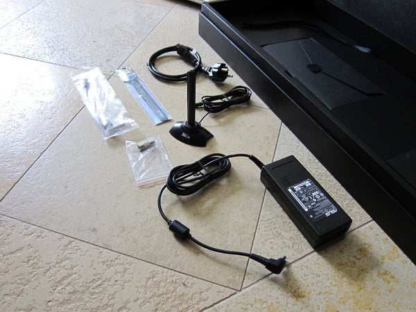 Asus NX90JQ Notebook, Design by David Lewis